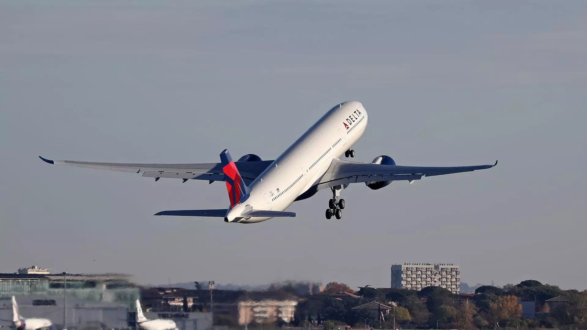 A Closer Look at Delta Air Lines' Strong Q4 Performance and Challenges for 2024 Travel Voyager 4u