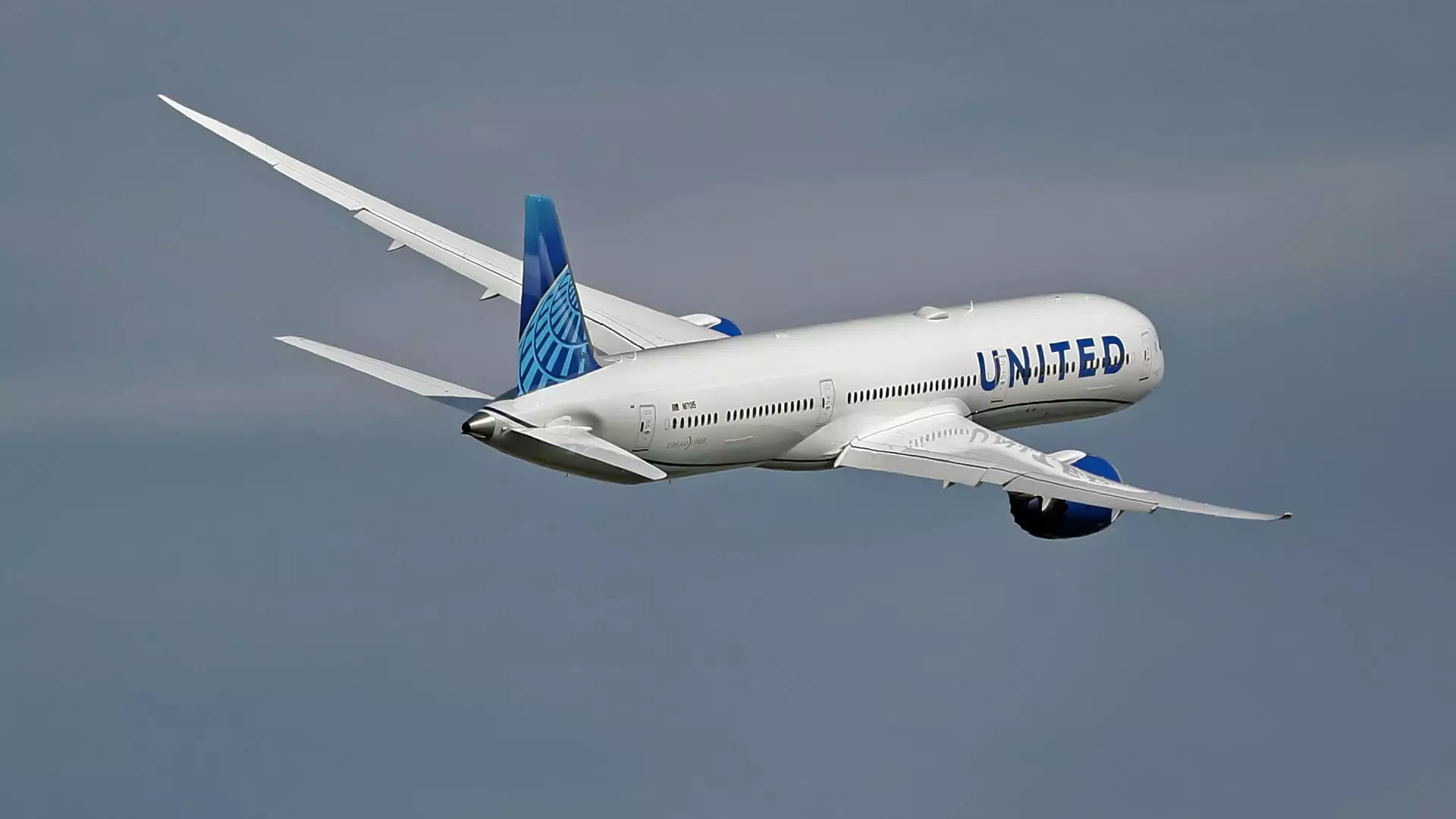 United Airlines Pilots Asked to Take Unpaid Time Off Due to Boeing Delays