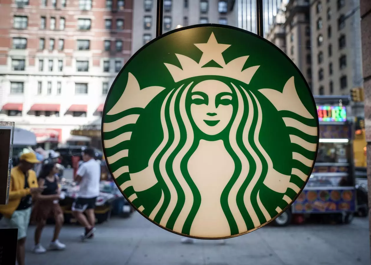 Starbucks: Strategický pohyb alebo devalvácia značky?