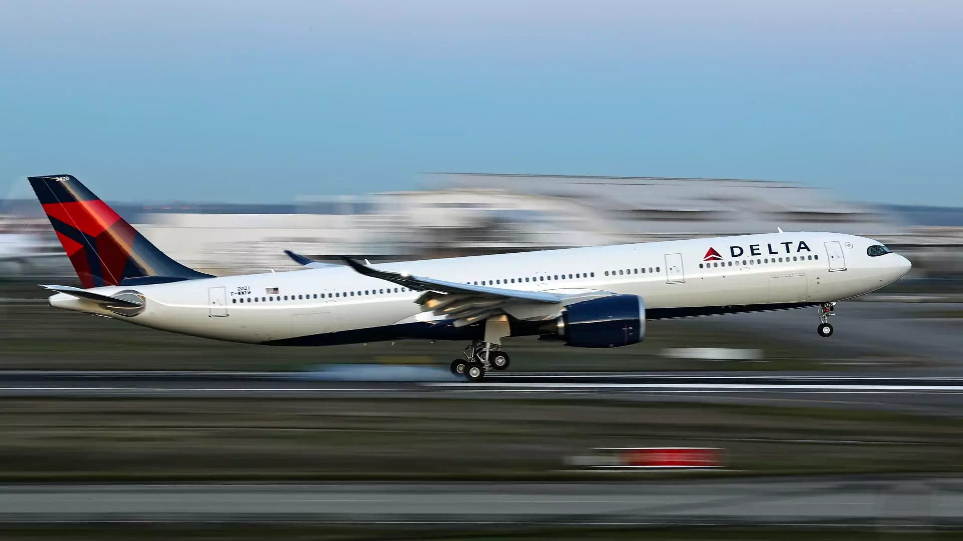 Delta Air Lines předvídá rekordní příjmy v třetím čtvrtletí