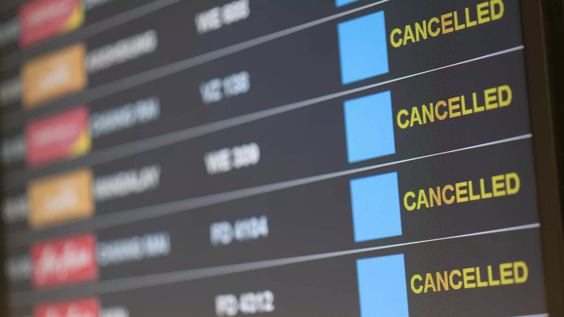 Strategies to Navigate Flight Delays and Cancellations During Summer Travel Season