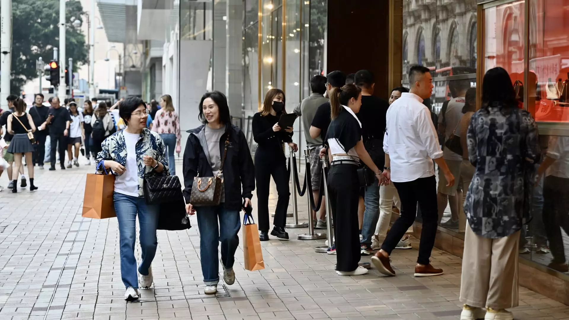 Hong Kong’s Retail Sector Faces Long Road to Recovery