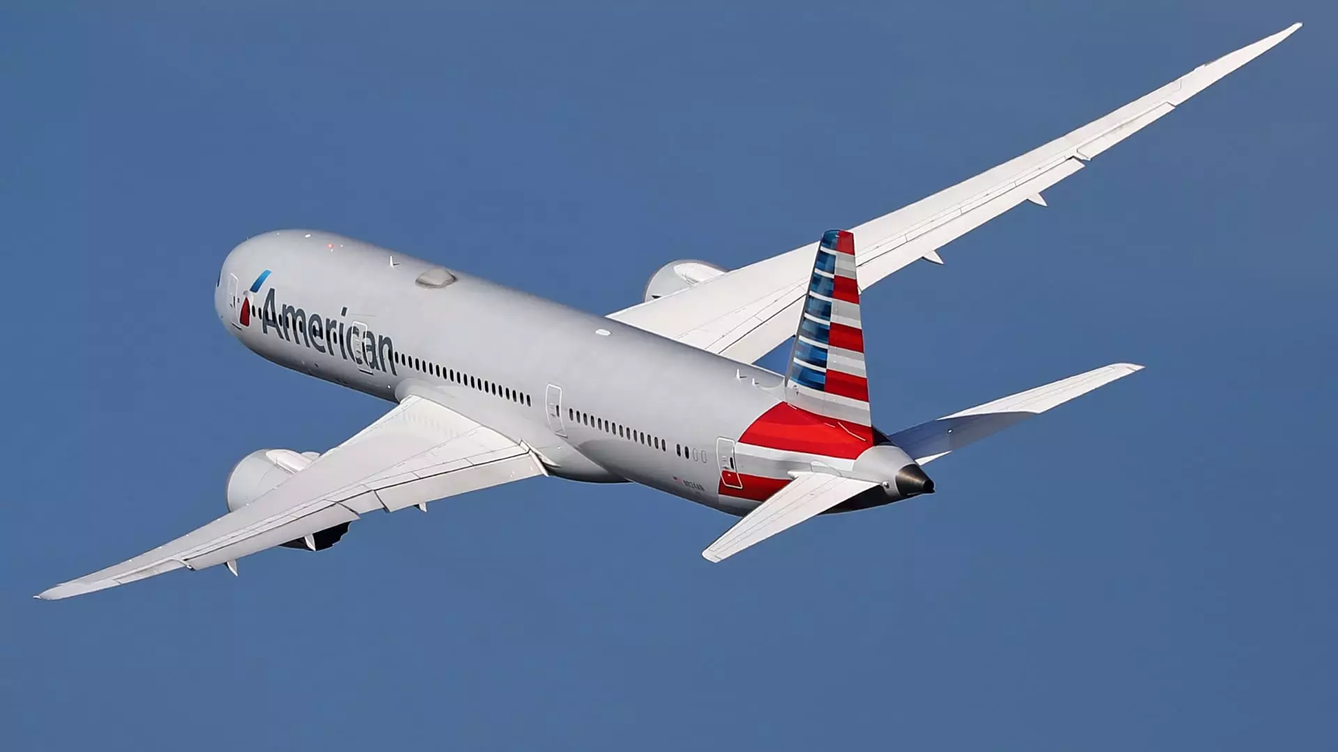 2025 Europe Travel Season: American Airlines Preparing for Strong Demand