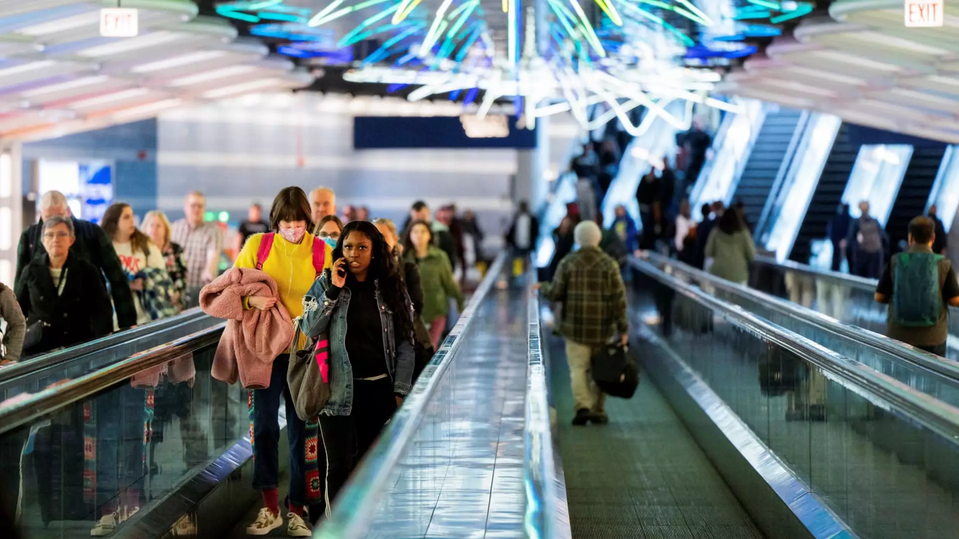 Maximizing Your Holiday Travel Plans: Timing, Strategies, and Insights