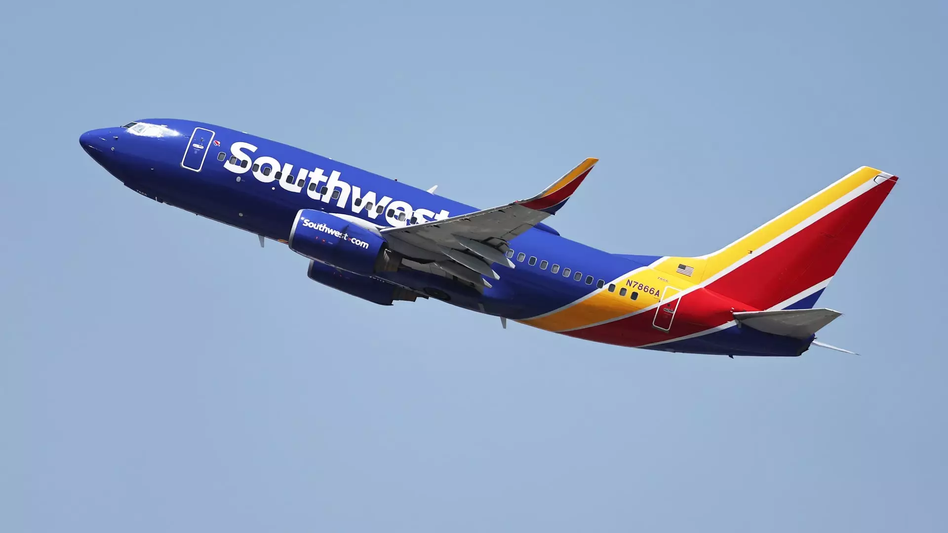 Airlines Soar: Southwest and American Airlines Update Revenue Projections