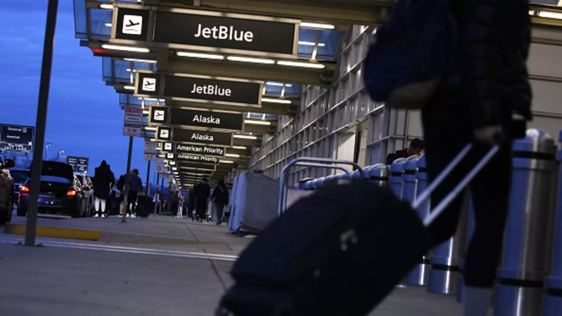 JetBlue Pilots Offered Early Retirement Packages Amid Financial Challenges