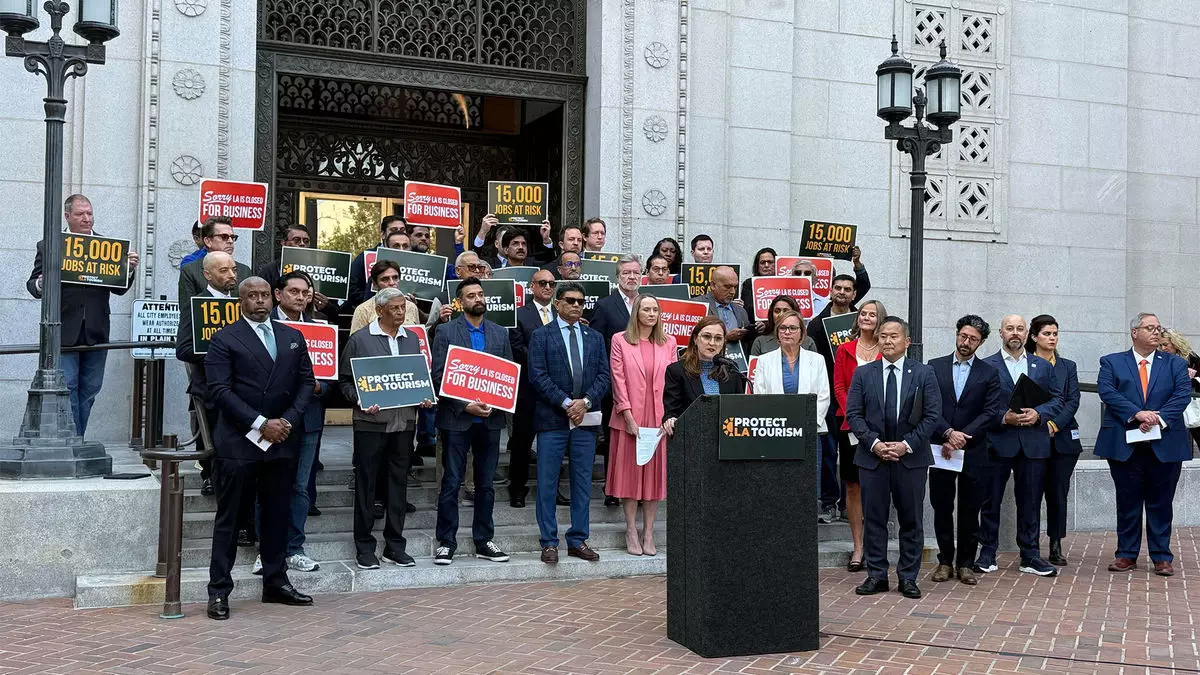 Diskusia o minimálnej mzde a jej dopade na turistický sektor Los Angeles