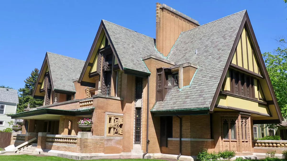 Experience Architectural Marvels: A Journey Through Frank Lloyd Wright’s Legacy